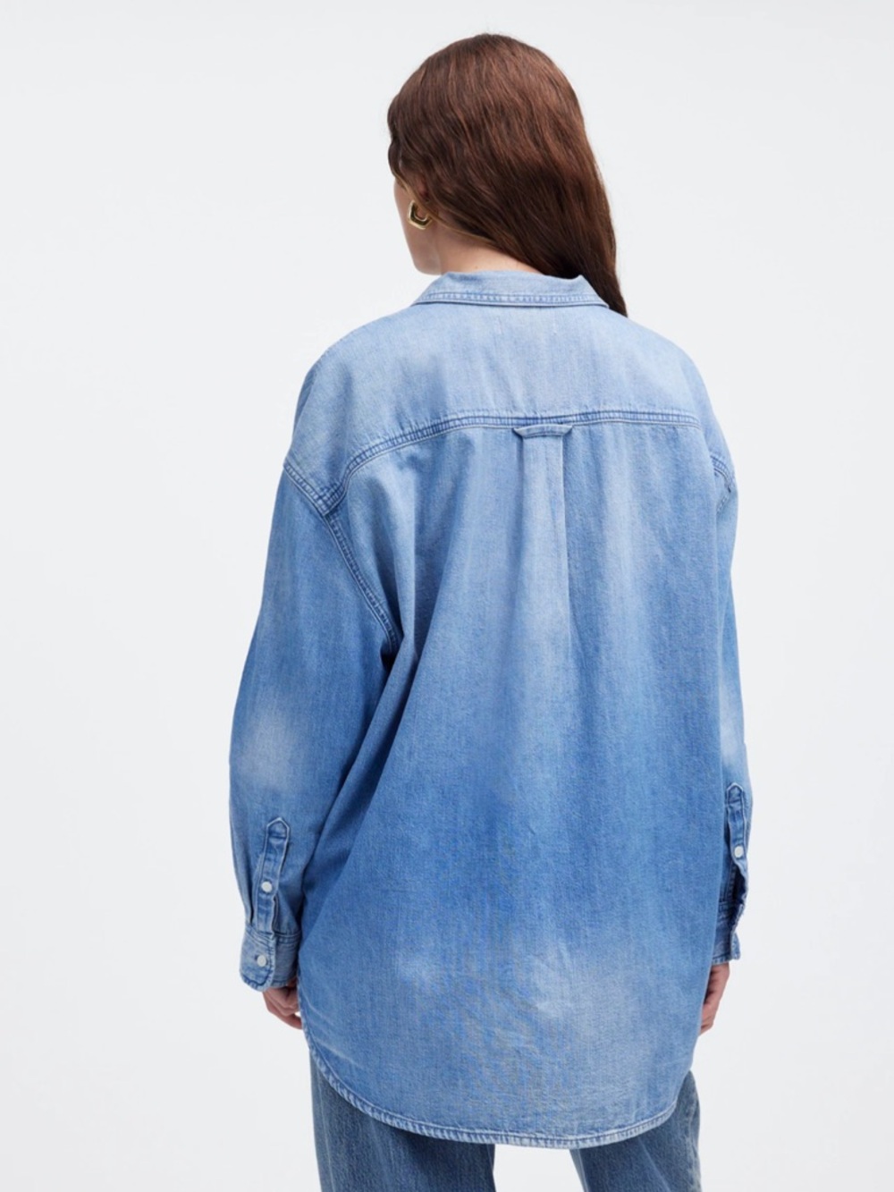 Madewell Women’s Denim Oversized Button-Up Shirt - Picture 3 of 6